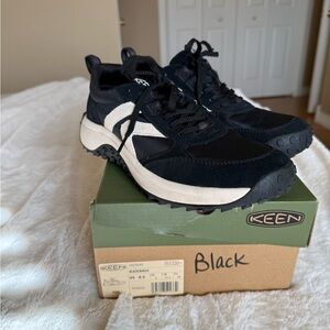 Keen sneakers excellent condition 8.5